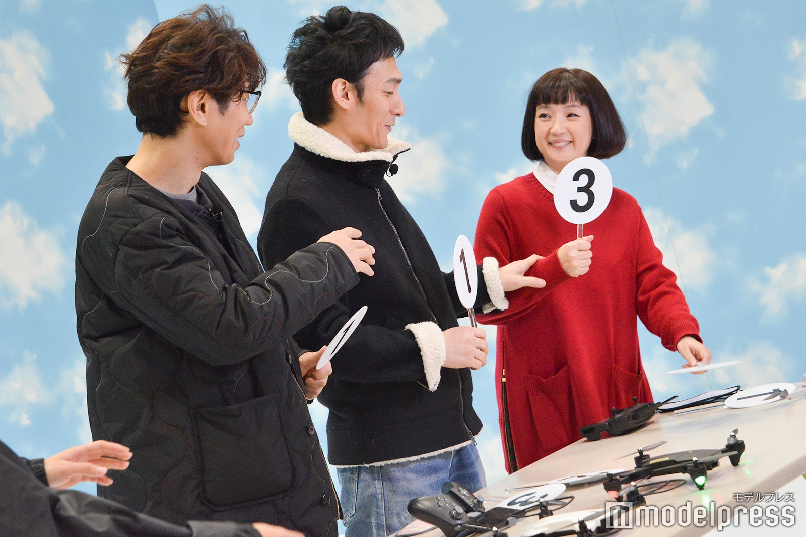 ドローンクイズに挑戦 （C）モデルプレス