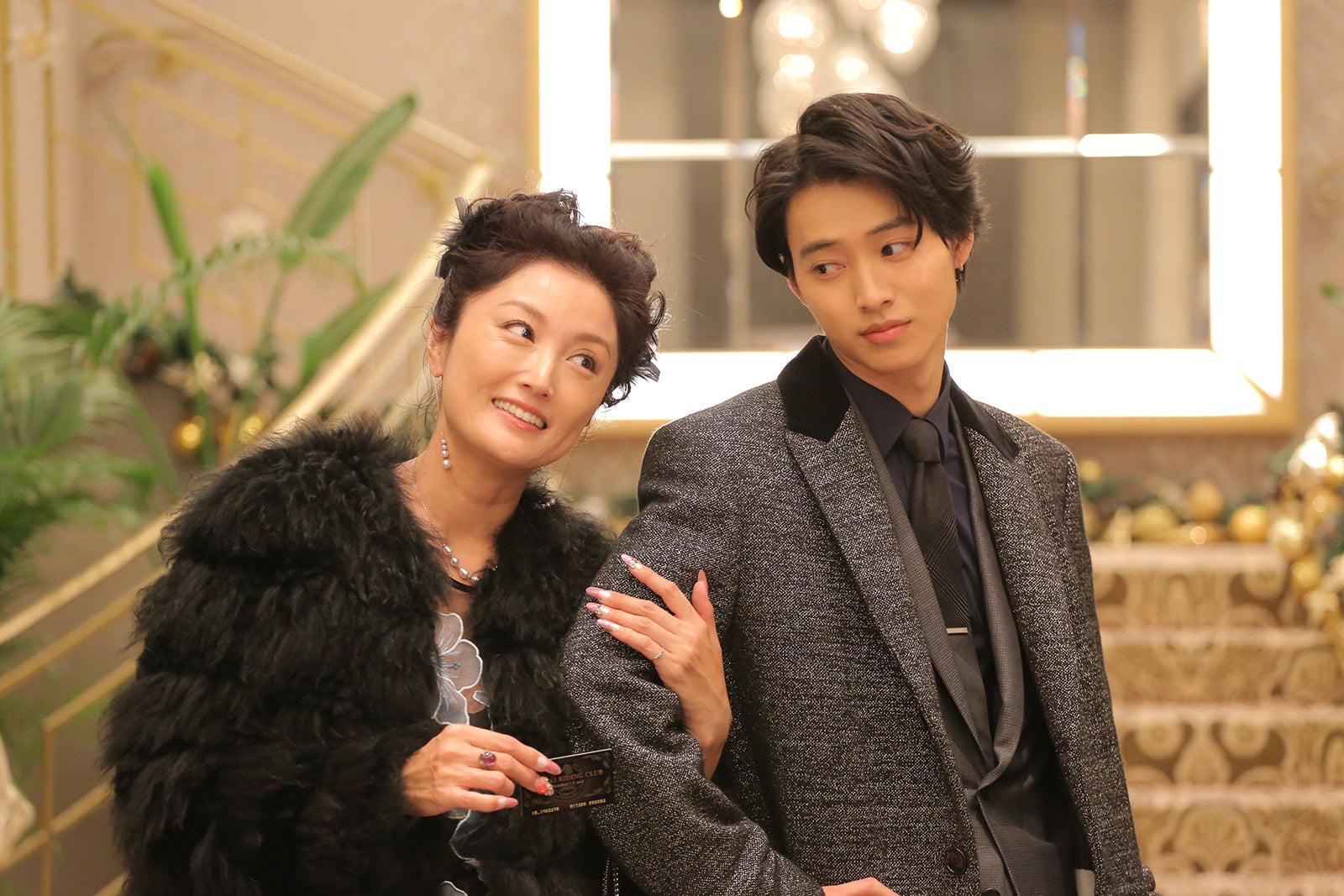 “ナンバーワンホスト”堂島旺太郎の手腕やいかに （C）NTV