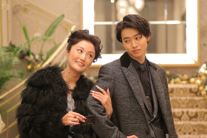 “ナンバーワンホスト”堂島旺太郎の手腕やいかに (C)NTV