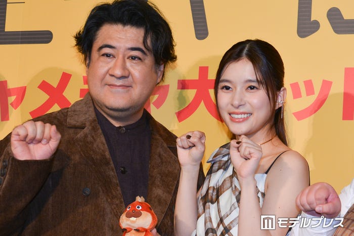 (左から)小手伸也、芳根京子(C)モデルプレス