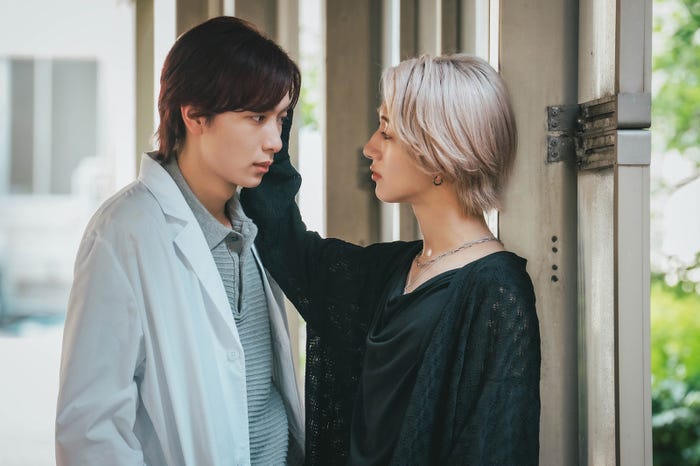 冨田侑暉、NAOYA(C)2025「セラピーゲーム」製作委員会