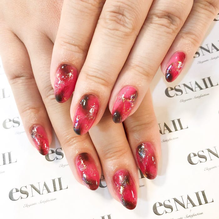 べっ甲風ニュアンスネイル/画像提供:esNAIL