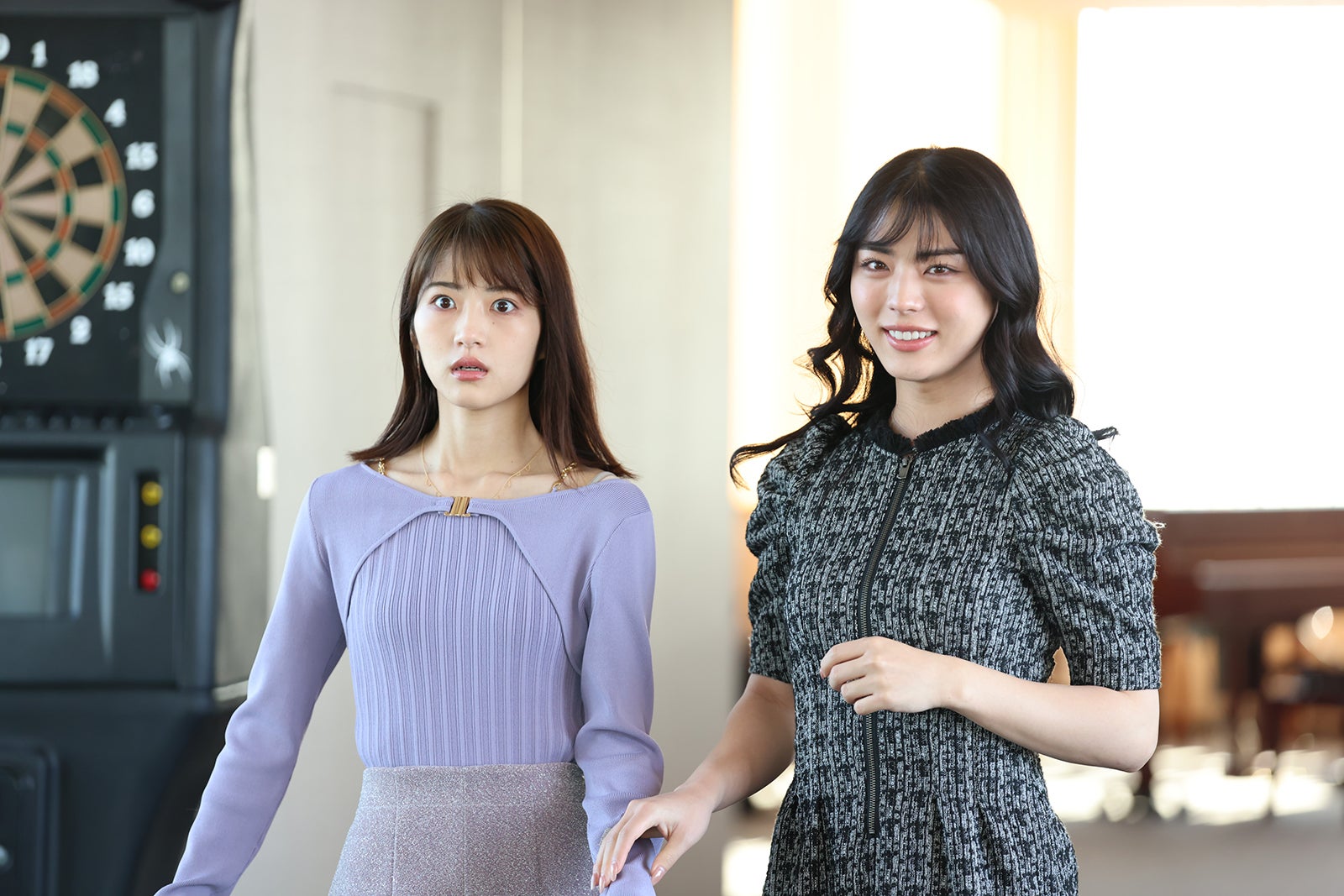 若月佑美、井手上漠「セレブ男子は手に負えません」第1話より（C）ABC・DLE