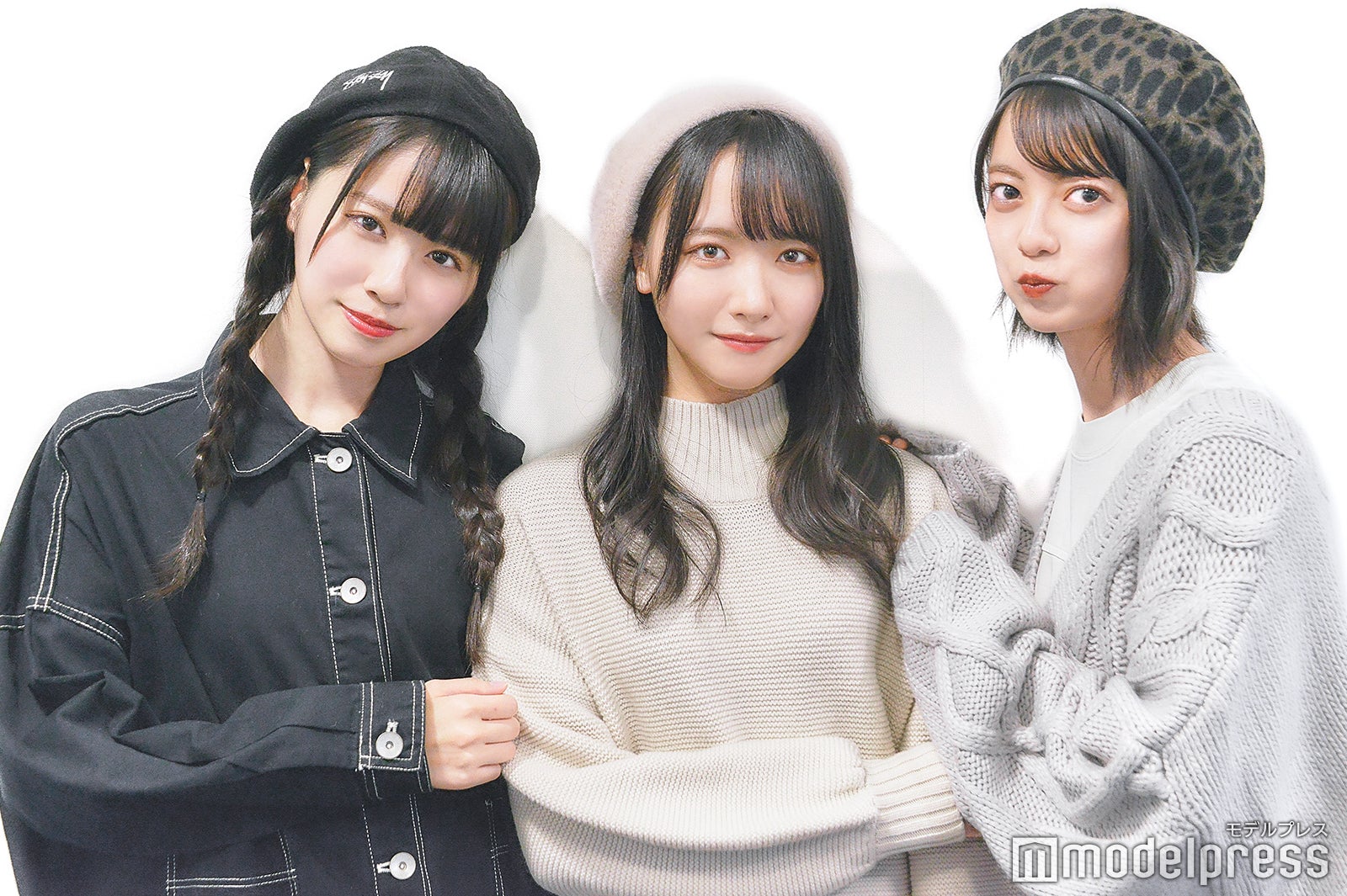 （左から）中村舞、石田千穂、田中皓子（C）モデルプレス