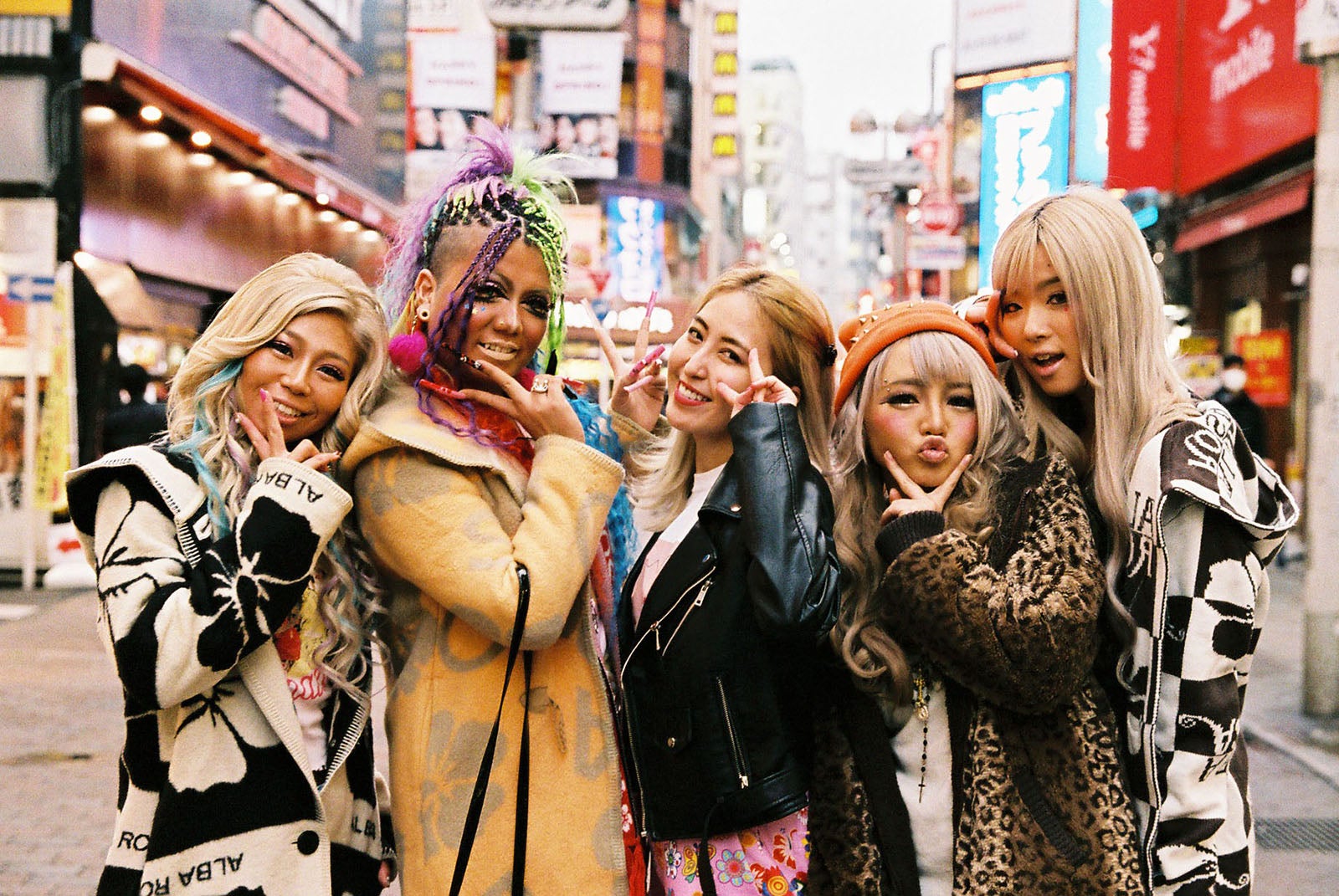 渋谷のギャル（写真提供：LDH）