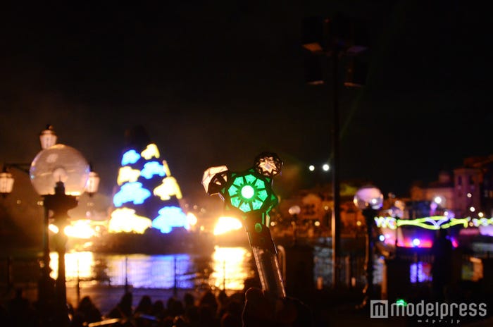 「ファンタズミック!」/「東京ディズニーシー15周年“ザ・イヤー・オブ・ウィッシュ”」(C)モデルプレス