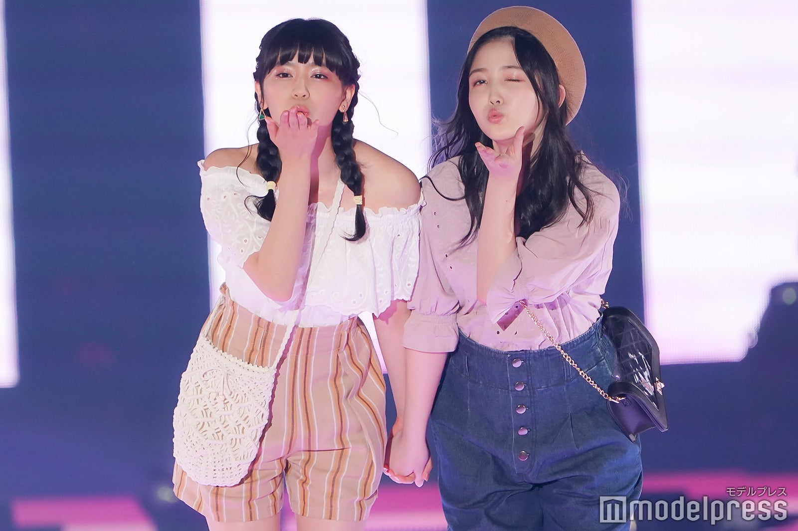 坂井仁香、久保史緒里（C）モデルプレス