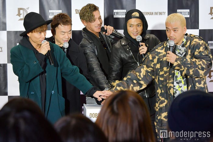 DOBERMAN INFINITY(左から:P-CHO、GS、KAZUKI、SWAY、KUBO-C)/(C)モデルプレス