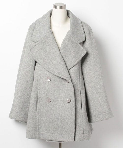 ポンチョライクAラインコート「snidel」27,000円(税込)/画像提供:d fashion powered by MAGASEEK