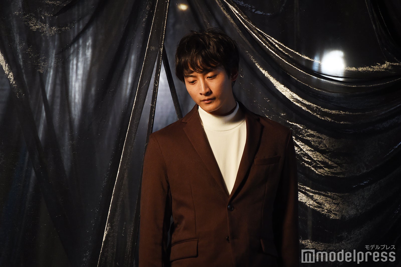 ぐっと切ない表情も（C）モデルプレス