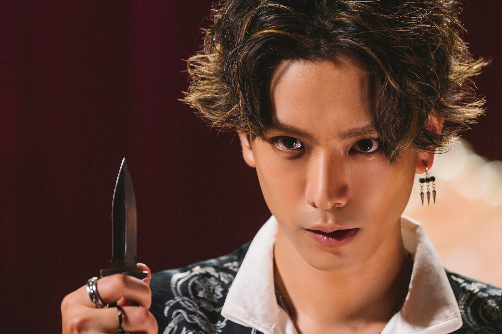 黒羽麻璃央「恋と弾丸」最終話より（C）箕野希望・小学館／「恋と弾丸」製作委員会・MBS