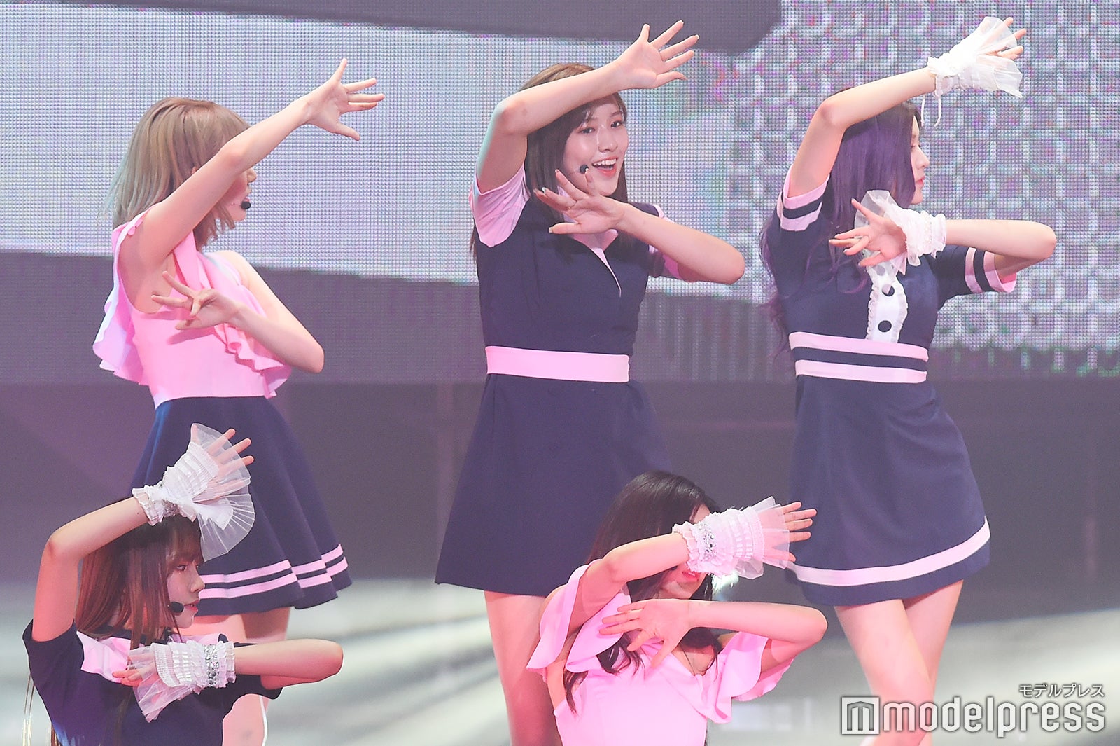 IZ*ONE（C）モデルプレス