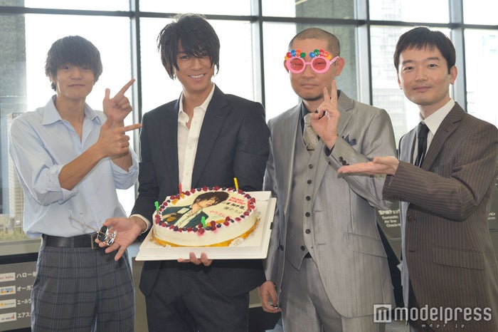 三浦翔平バースデー 窪田正孝らがサプライズ祝福 カノ嘘 コンビが揃って宣言 僕たちがやりました モデルプレス 三浦翔平バースデー 窪田正孝らがサプライズ祝福 カノ嘘 コンビが揃って宣言 僕たちがやりました モデルプレス