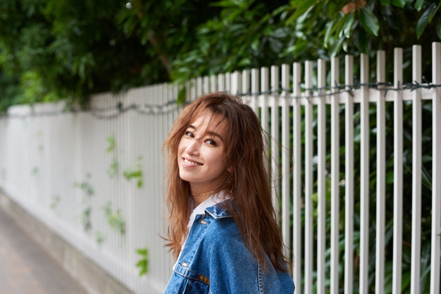 仁香「美人な歩き方」（SBクリエイティブ、2017年8月22日発売）より／提供画像 