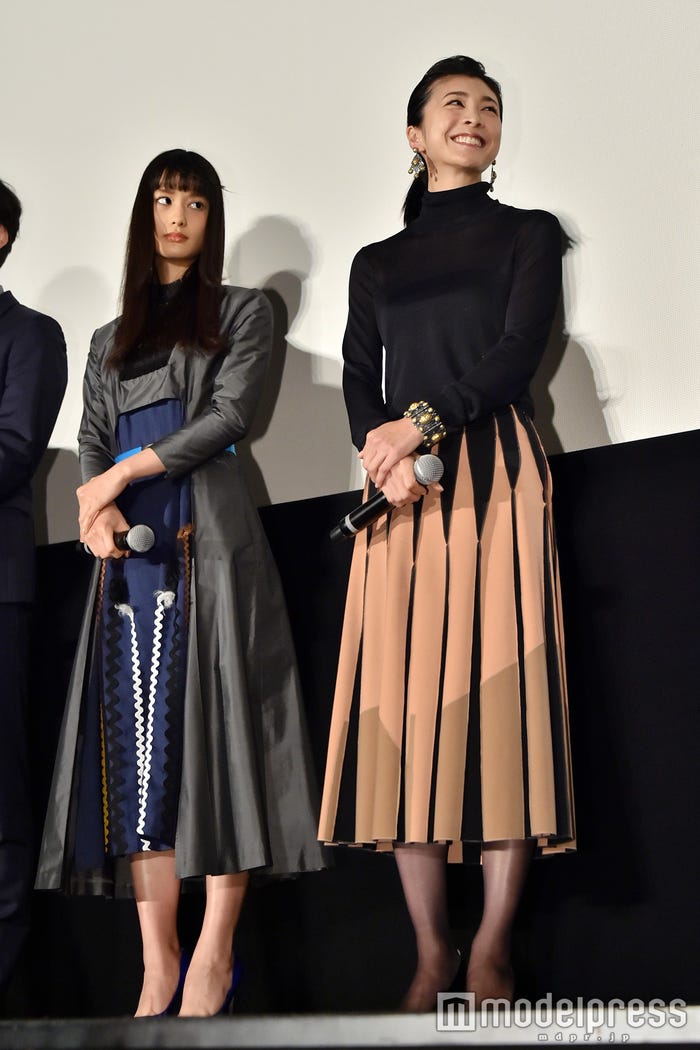 橋本愛、竹内結子(C)モデルプレス