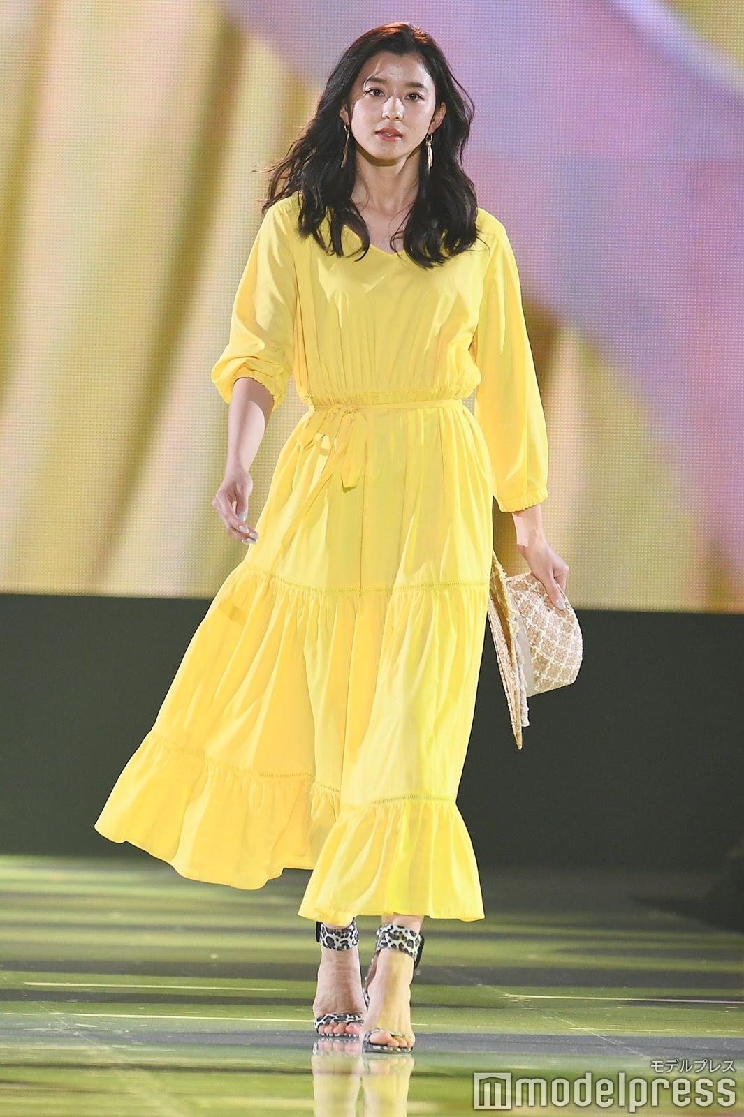 朝比奈彩 （C）モデルプレス