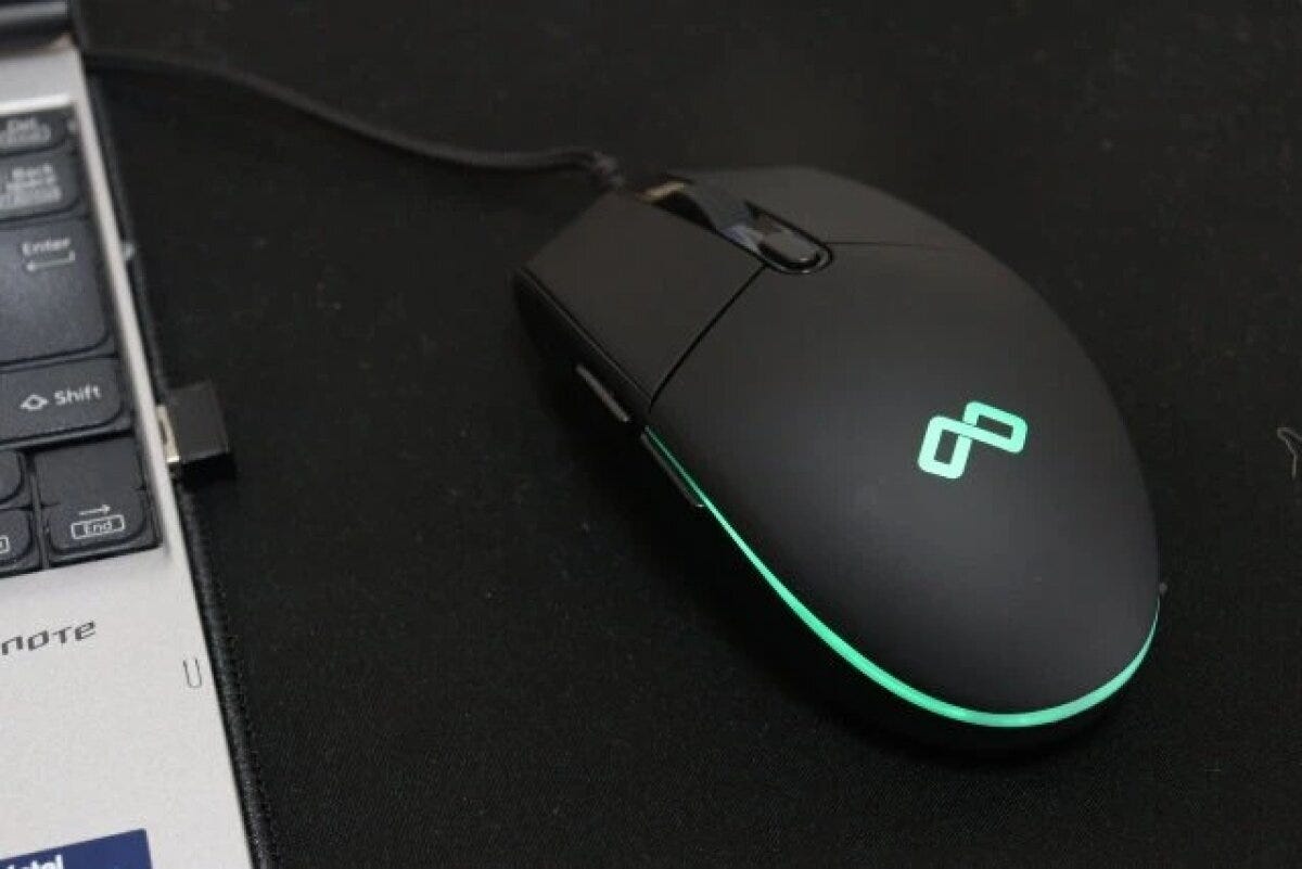 ダイソー　USB有線マウス（LEDライト）　使用例