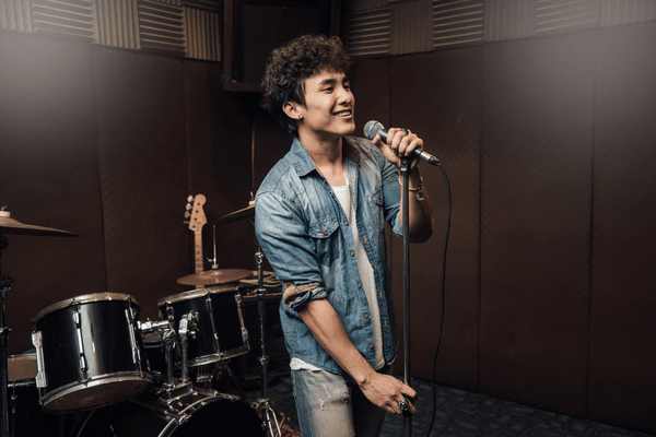 どこのバンドマンだよ 女性が彼氏に着てほしくない ダサファッション モデルプレス