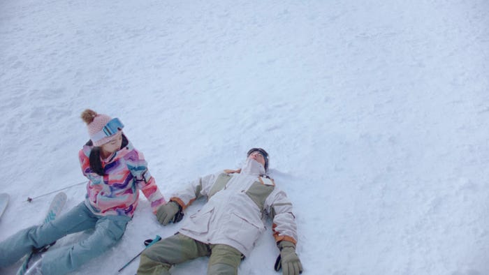 上坂樹里/新CM「今だけは青い冬。」ゲレンデ篇(提供写真)