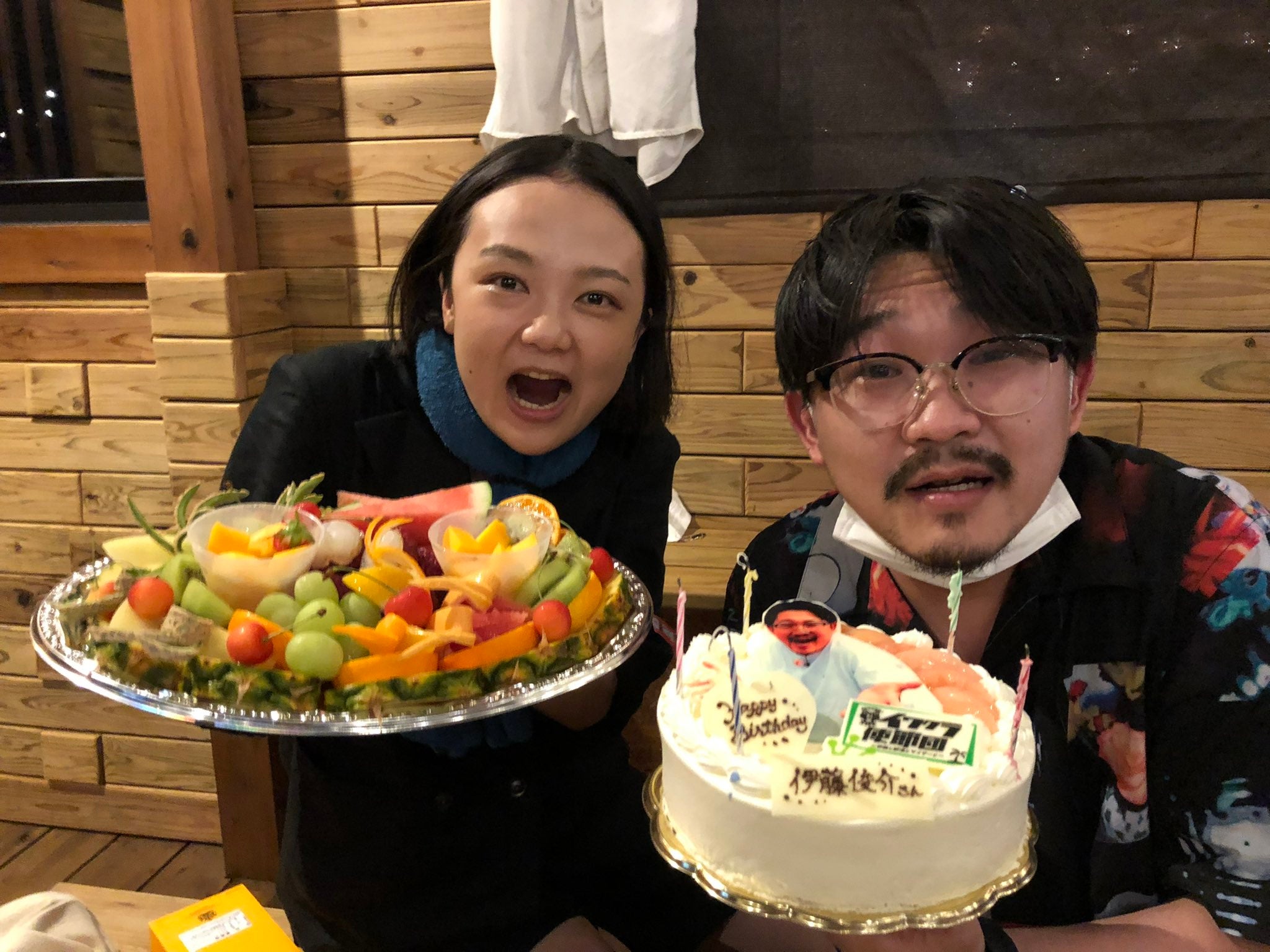 蛙亭イワクラ、恋人・オズワルド伊藤のバースデー祝福 2ショット公開