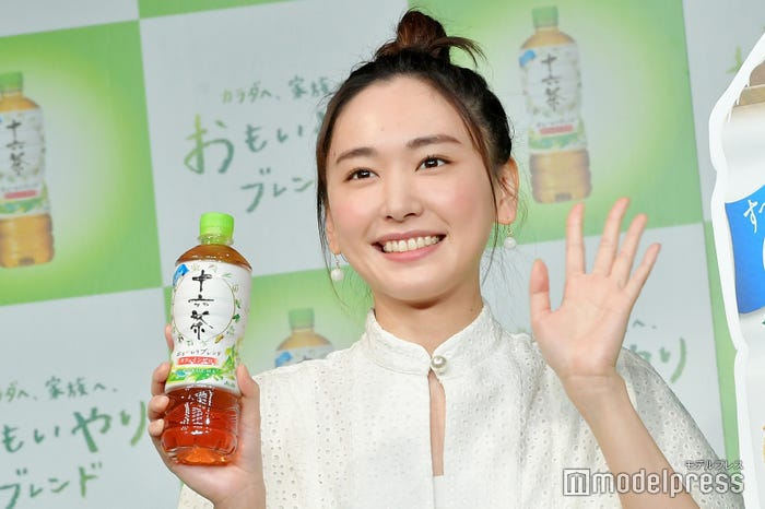 新垣結衣、笑顔満開!ガッキースマイルにメロメロ…(C)モデルプレス