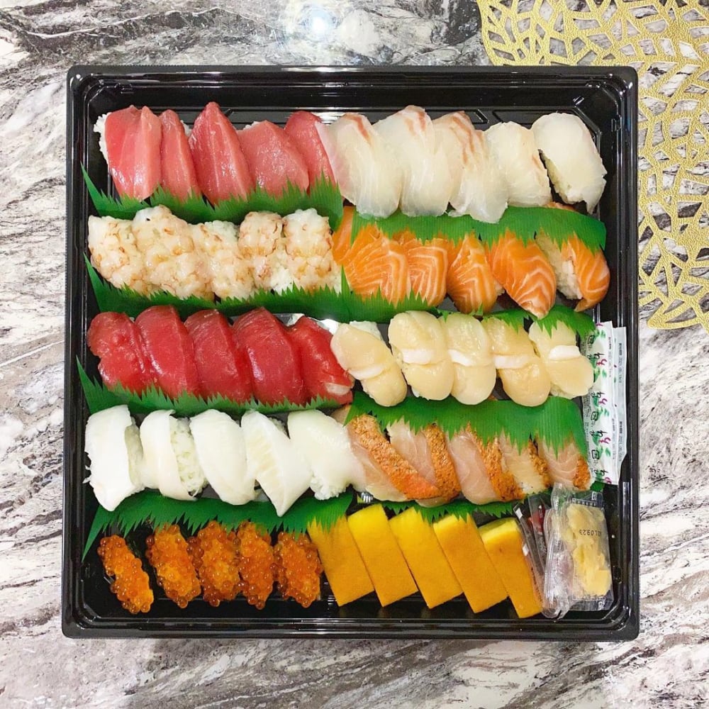 コストコの特選ファミリー盛り50貫の写真