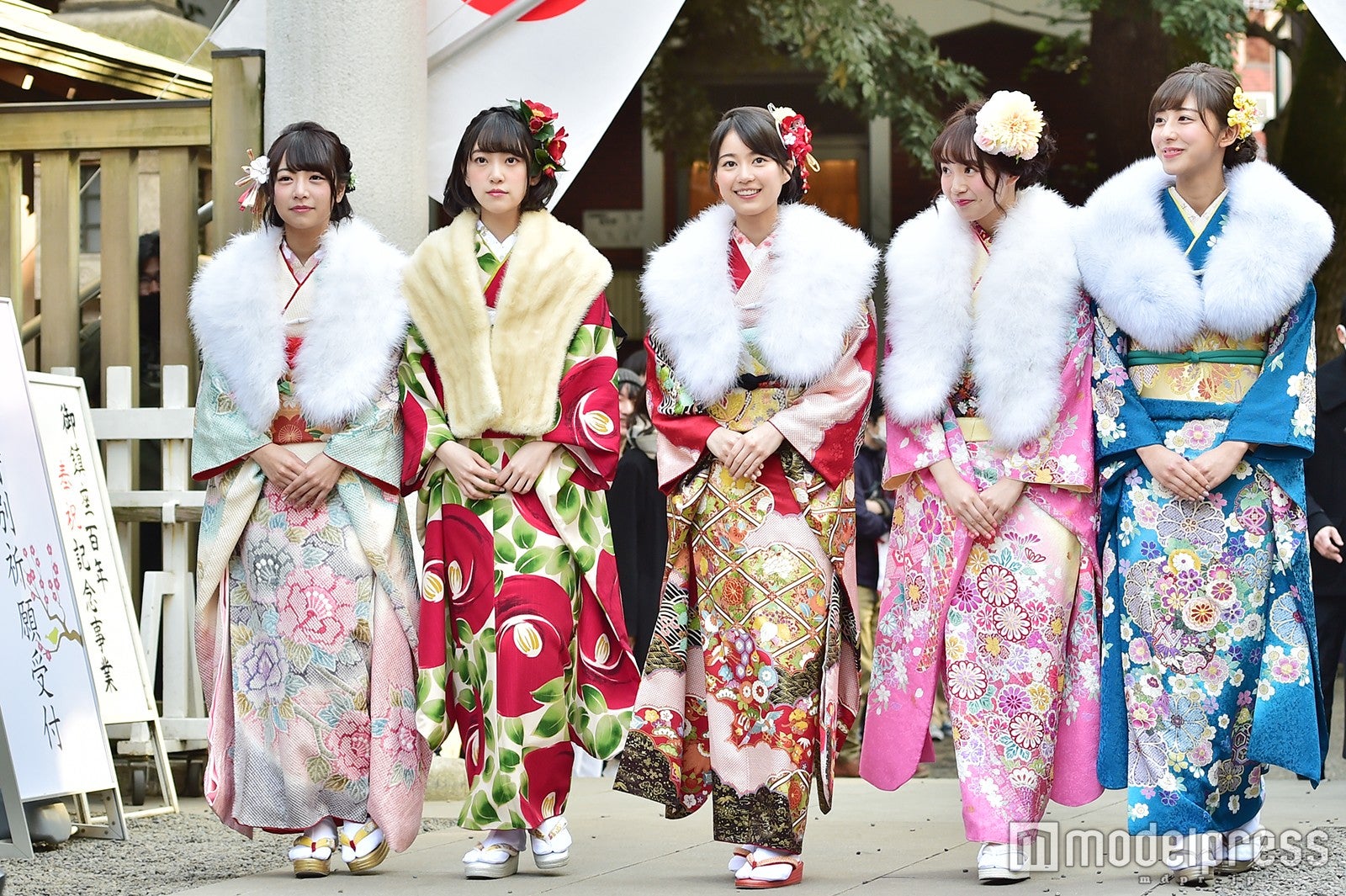 左から：北野日奈子、堀未央奈、生田絵梨花、中元日芽香、斎藤ちはる（C）モデルプレス