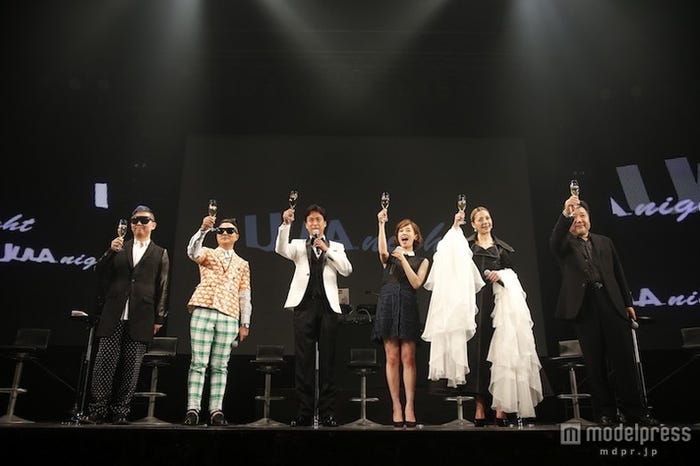 (左から)☆Taku(m-flo)、VERBAL(m-flo)、椎名桔平、水川あさみ、土屋アンナ、原田眞人監督