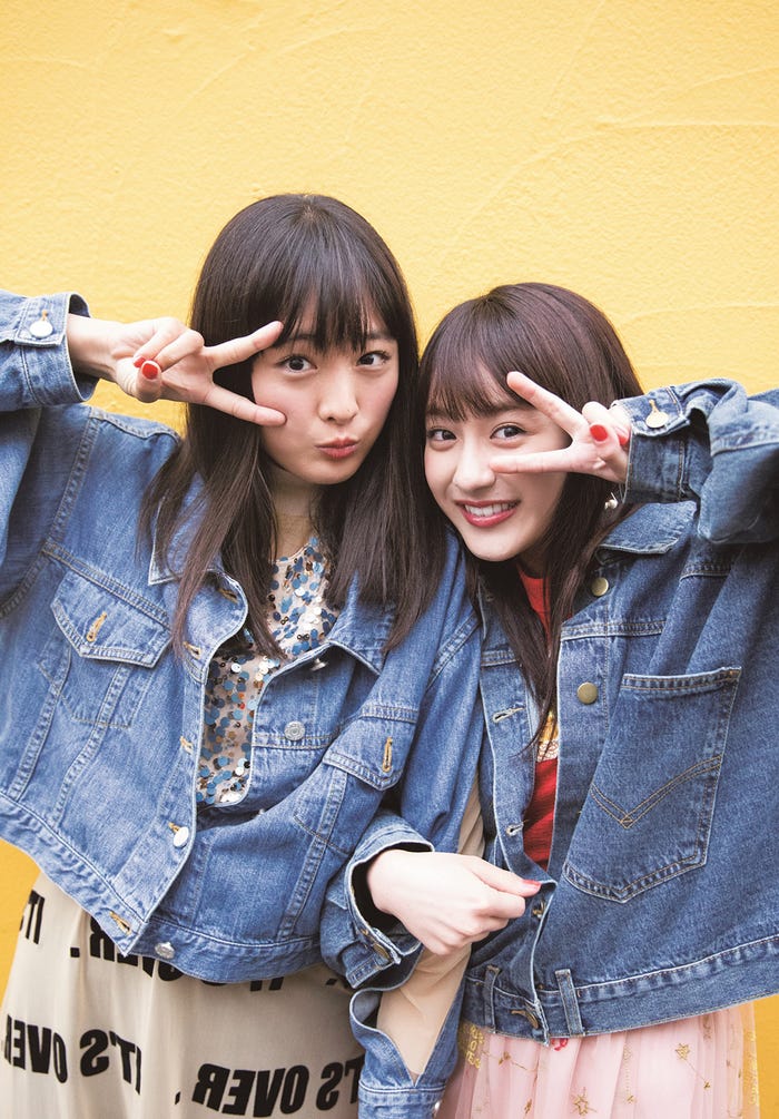 大友花恋、平祐奈「B.L.T.2018年7月号」より(提供画像)