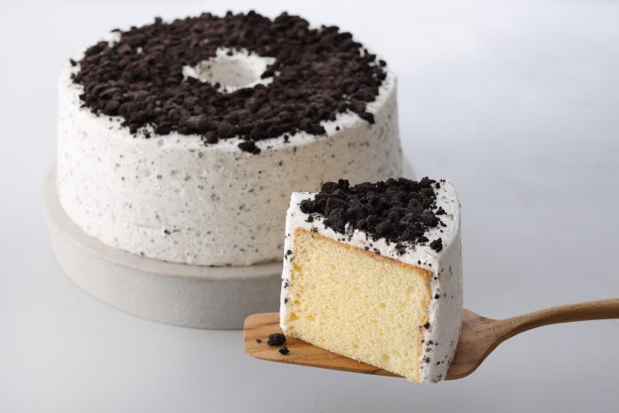 クッキー&クリームシフォンケーキ¥440/画像提供:スターバックス コーヒー ジャパン