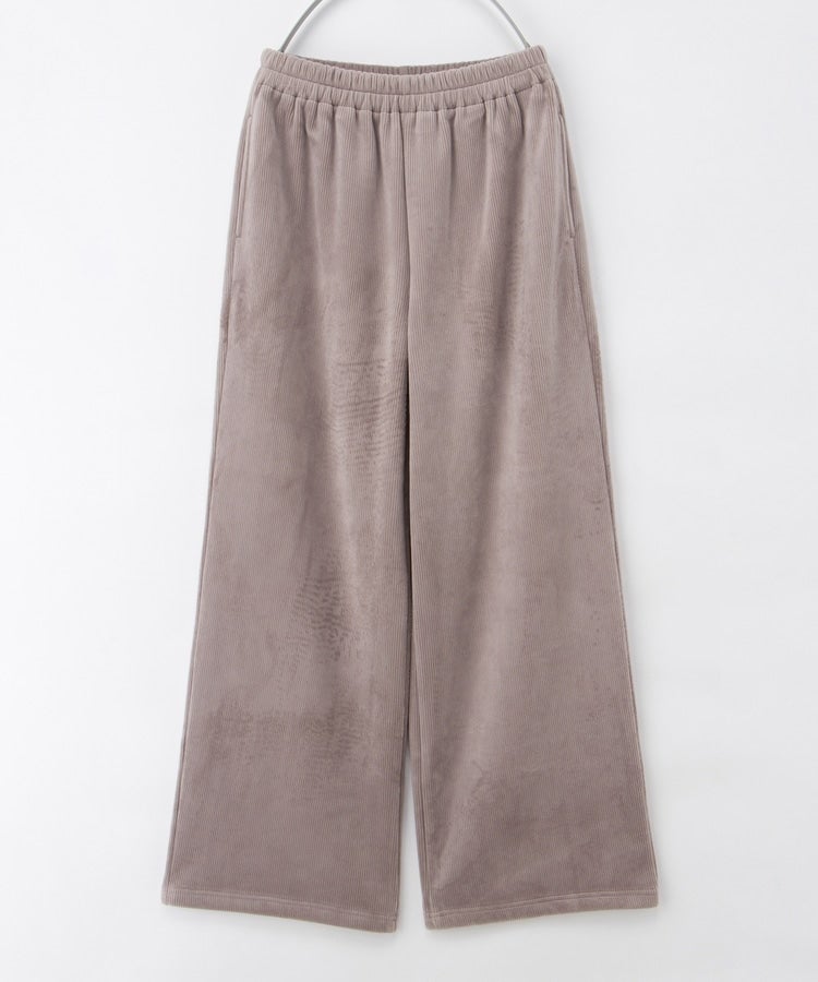 【ハニーズの新作ボトムス】が優秀！「裏フリースであたたかい」「スタイルアップも叶う」