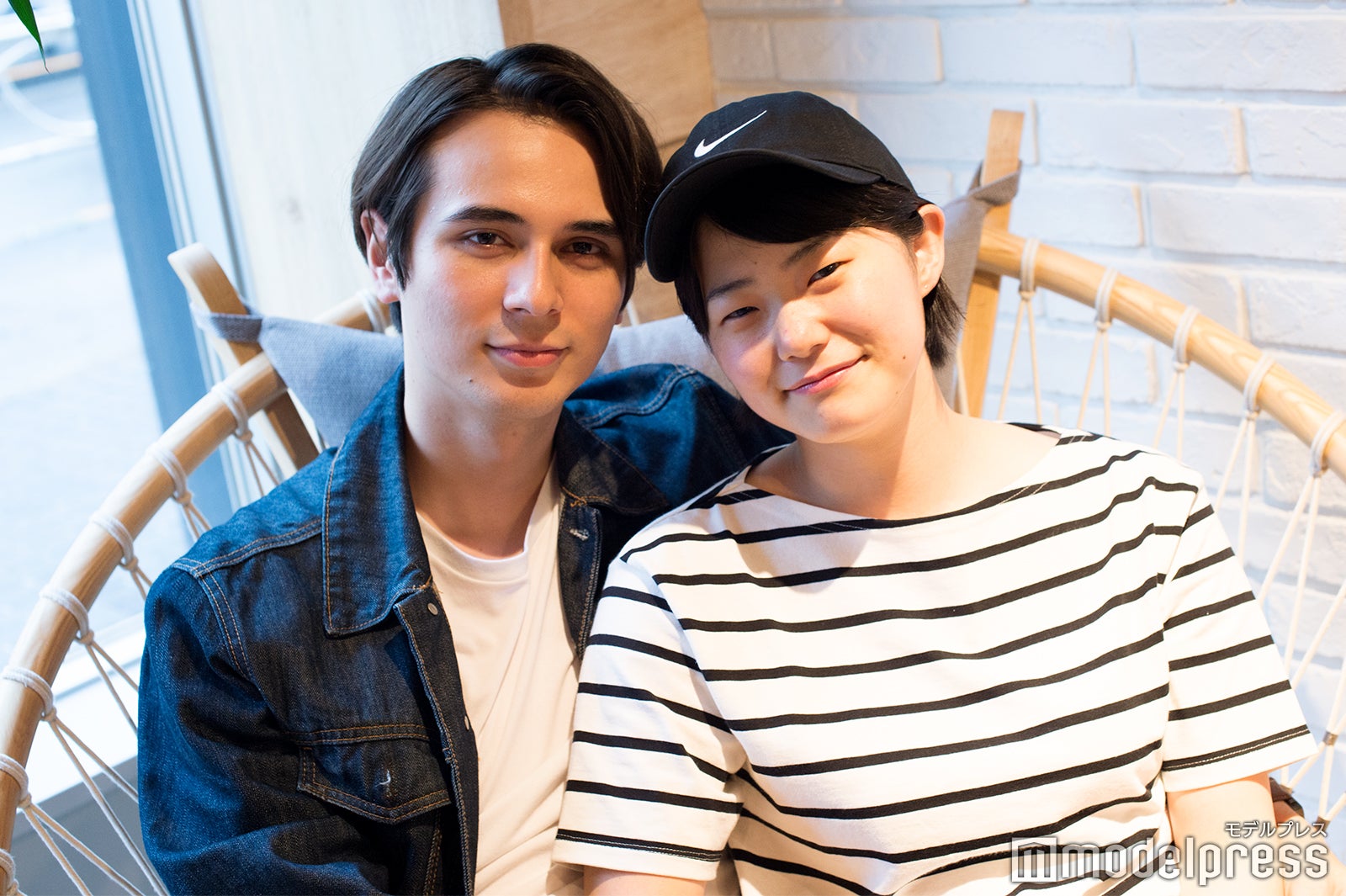 岡本至恩、佐藤つば冴（C）モデルプレス