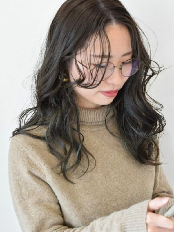 前髪なし ロングはヘアアレンジが自由自在 大人の なりたい が叶うスタイル集 モデルプレス