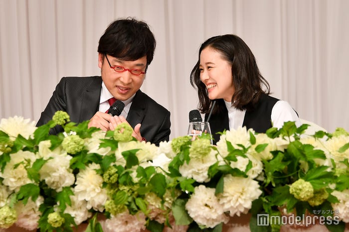 山里亮太&蒼井優(C)モデルプレス
