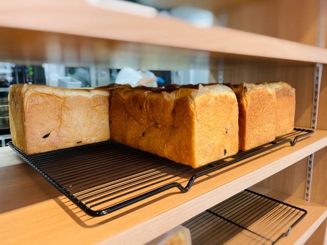 【滋賀】ボリューム満点すぎる…！高級食パンを使った「贅沢フルーツサンド」