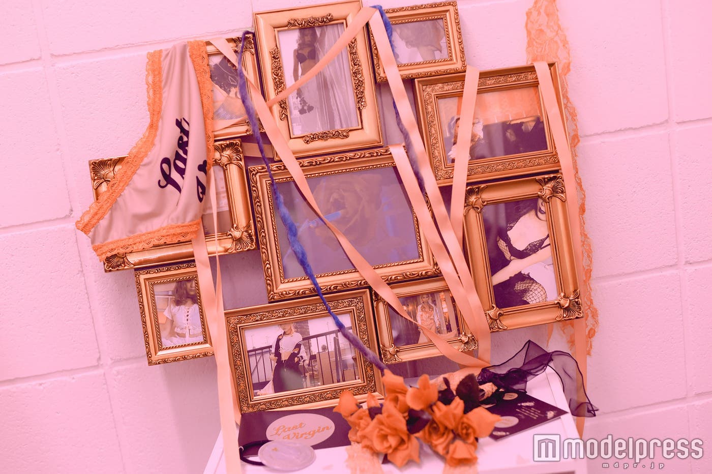 darkでfantasyな異空間を表現(C)モデルプレス