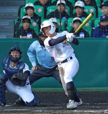 祖父はPL学園の名将 佐野日大・中村主将が2安打「気持ちの部分で気負わずに粘り強くやりなさい、と」