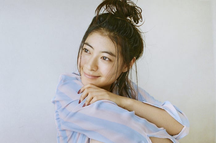 瀧本美織/写真はセブンネットショッピング特典の生写真(写真提供:SDP)
