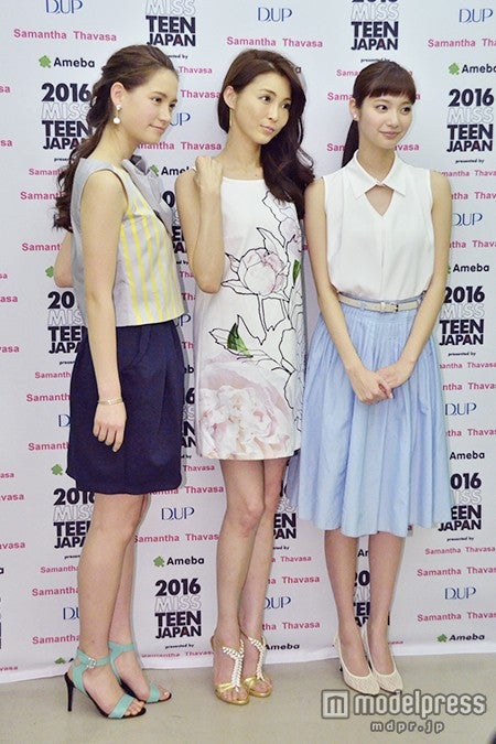 左より：トラウデン直美、押切もえ、新川優愛