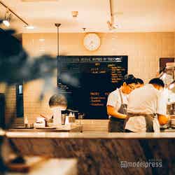 (C)モデルプレス