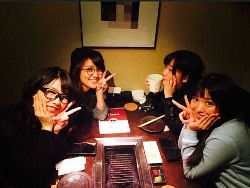 Not yet(左から)横山由依、大島優子、指原莉乃、北原里英/大島優子Twitterより