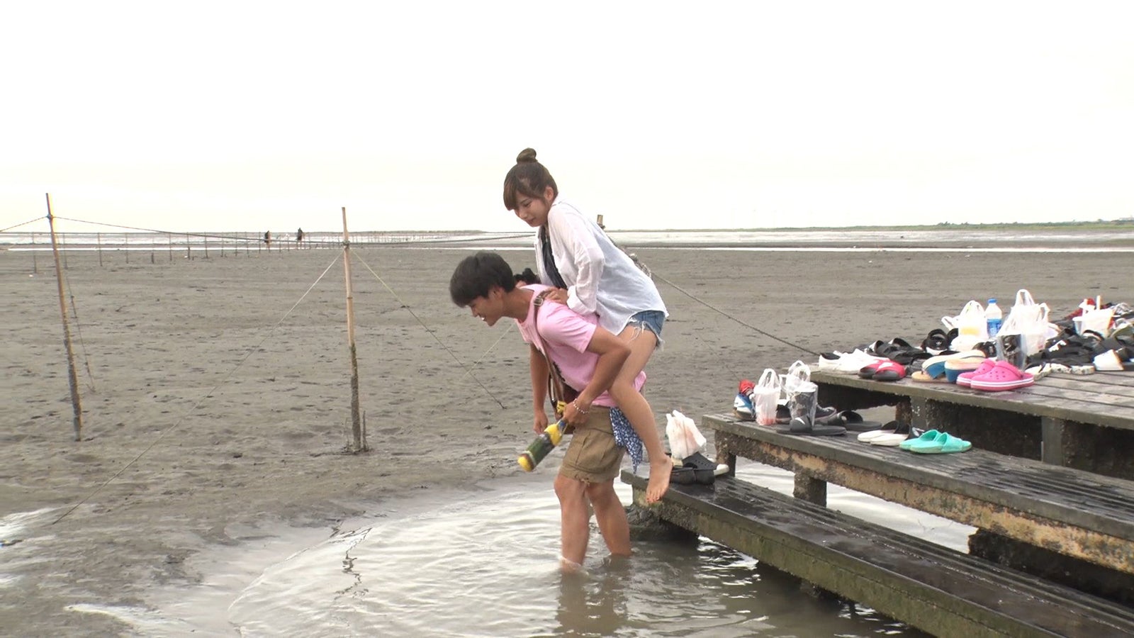 シャイボーイ、でっぱりん／「あいのり：Asian Journey」第11話より（C）フジテレビ