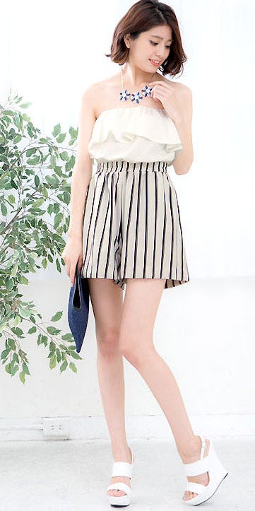 胸元フリルブラウジングベアショートオールインワン「神戸レタス」2380円(税込)