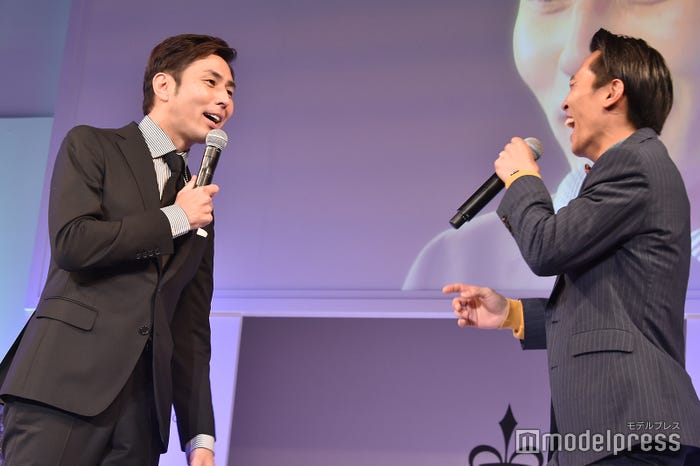 まさかの告白を断られる袴田吉彦、カミナリ石田たくみ (C)モデルプレス