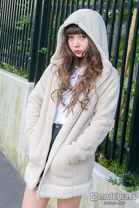 「ボアフリースコート(長袖)」3,990円(税抜)モデル:西もなか