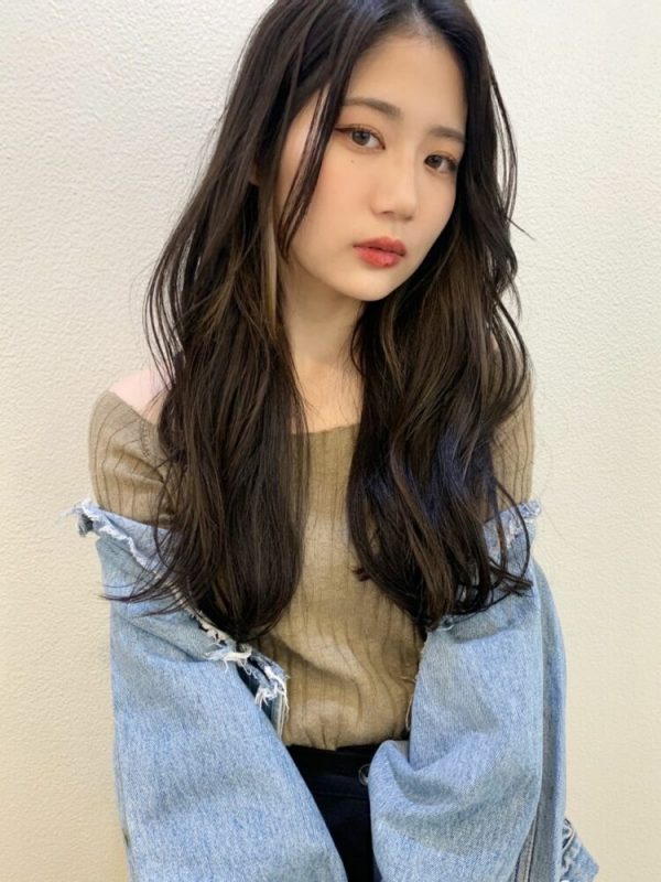暗めの 韓国風 ヘアカラーを楽しもう 落ち着きもお洒落も叶う人気の髪色って モデルプレス 暗めの 韓国風 ヘアカラーを楽しもう 落ち着きもお洒落も叶う人気の髪色って モデルプレス