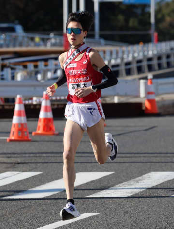 帝京大が9位で涙のミラクルシード権！往路17位から大逆襲 10区でドラマ 13秒差→逆転圏内→2秒差圏外からアンカー鎗田こん身スパートで最後決めた！選手号泣感謝「ありがとう」