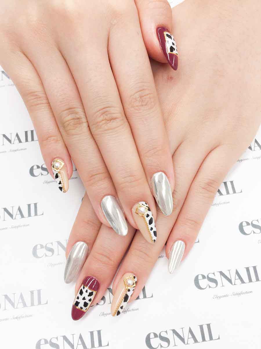 秋冬人気のダルメシアン柄／画像提供：esNAIL