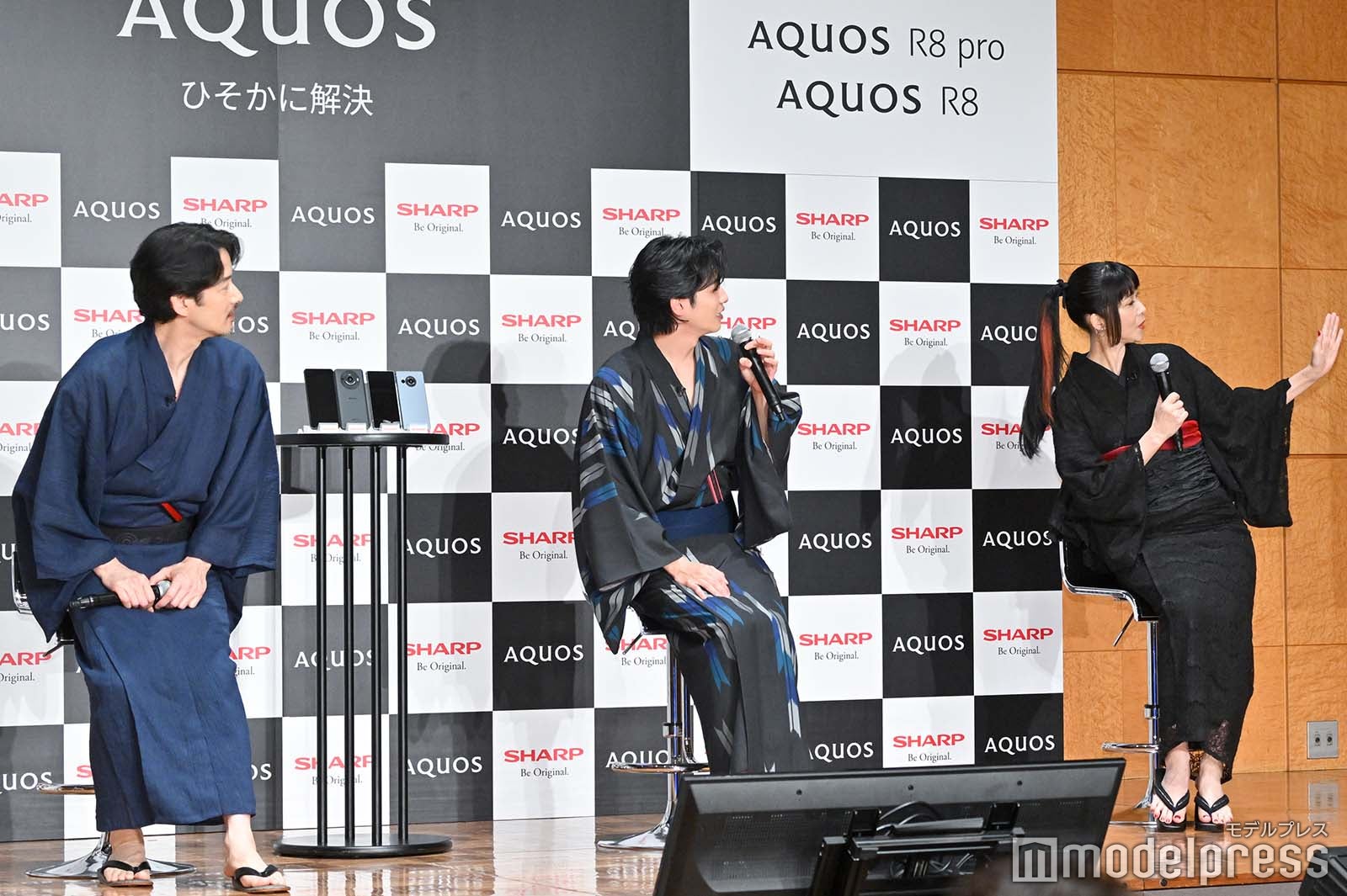 竹野内豊、志尊淳、安珠氏（C）モデルプレス