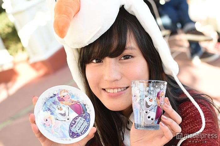 イベントデザインのスーベニアが可愛い!/モデル:矢内美麻理